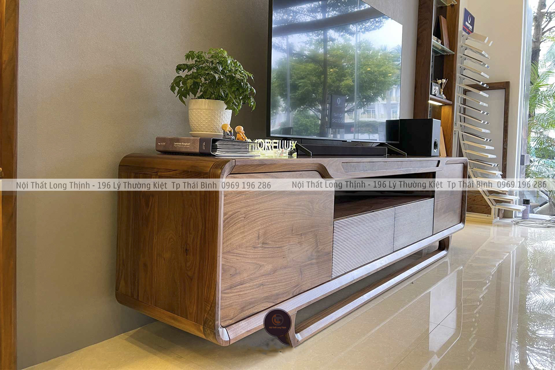 Kệ tivi gỗ óc chó KTV07